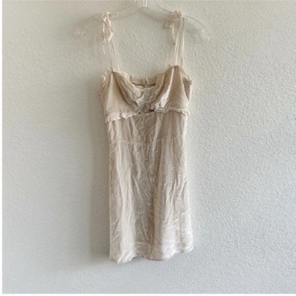 Reformation Bev Velvet Mini Dress Almond NWT - Picture 7 of 10